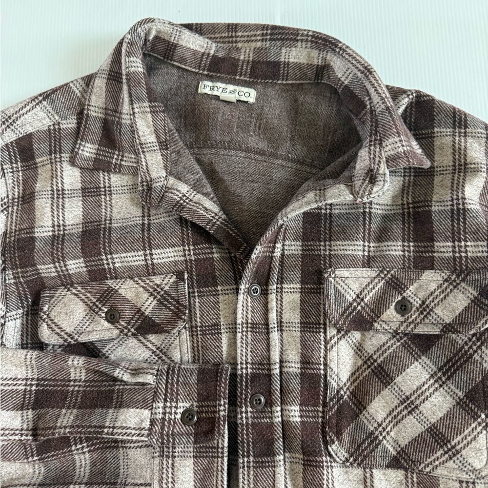 Frye And Co Shirt Mens XL Flannel  Classic Long Sleeve Button Up Polyester Blend